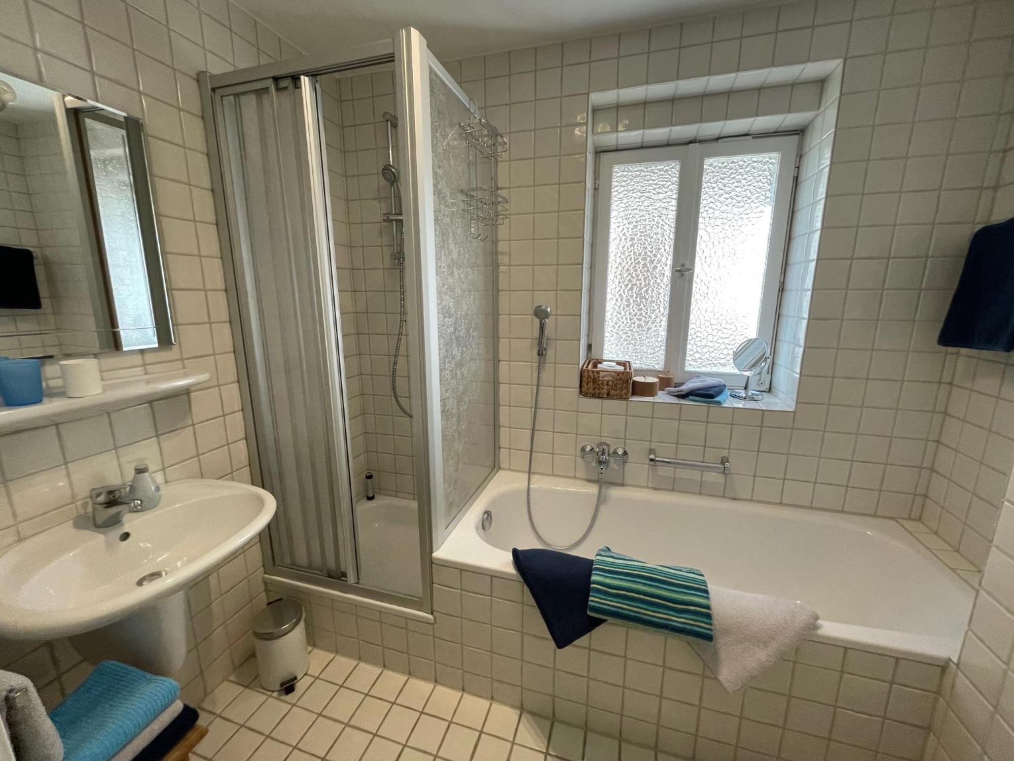 Appartement Seeblick Chiemgau, Haus Am Weinberg, 83370 Oberbayern Seeon-Seebruck